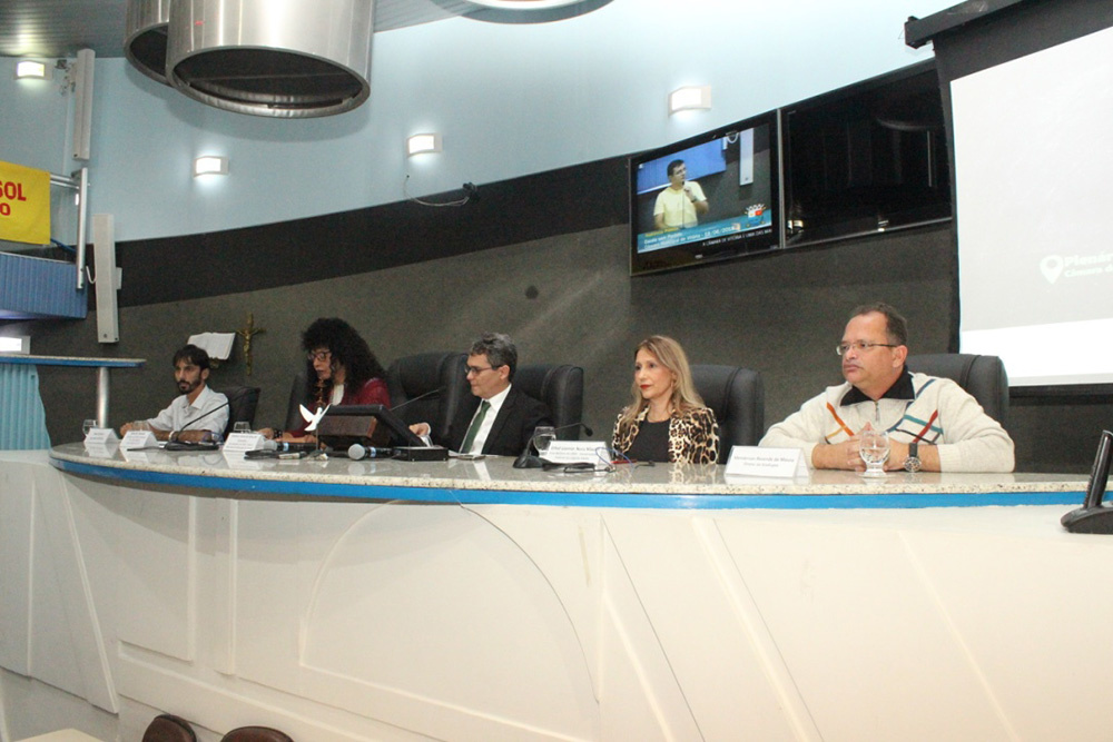 Mesa escoal sem partido